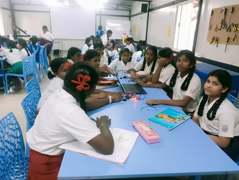 Students working in ATL Lab